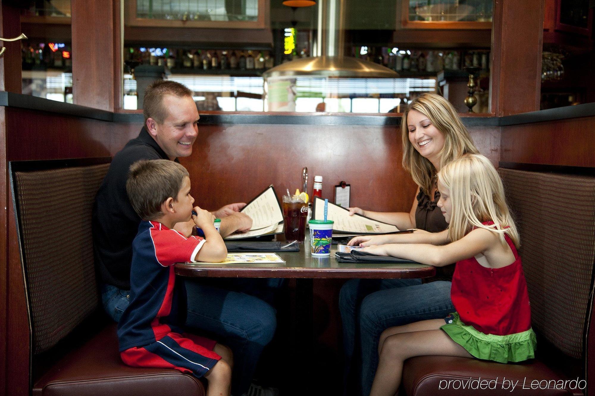 Holiday Inn Hotel & Suites Owatonna Restaurant foto